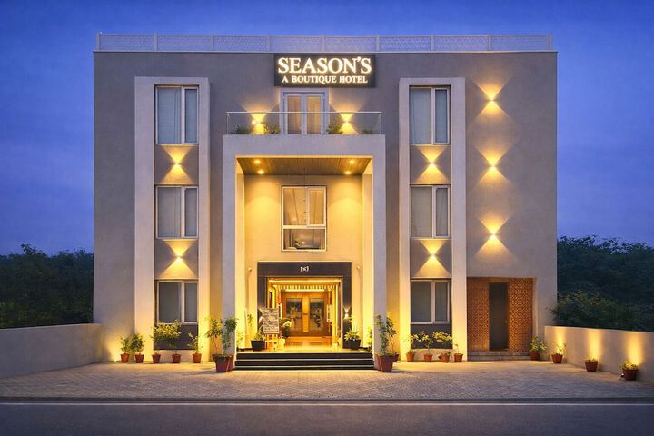 Seasons Boutique Hotel near Sajjangarh Biological Park Udaipur