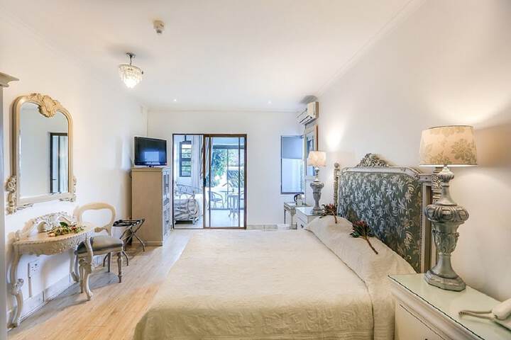 Room 15 of 148
