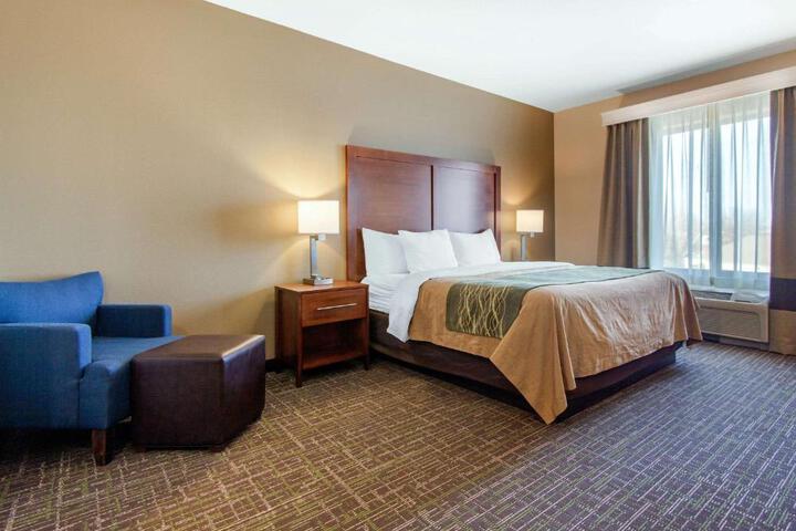 1 King Bed Mobility Accessible (10 of 23)