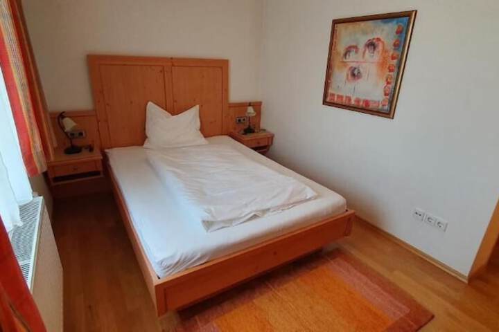Room 3 of 52