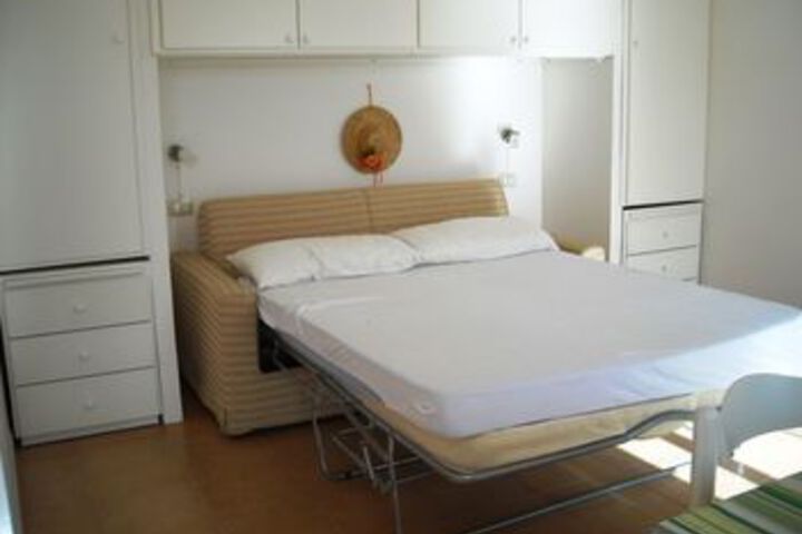 Room 13 of 17