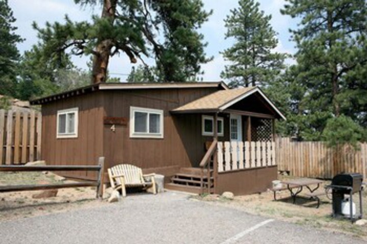 Lazy R Cottages: 4 in Estes Park, CO