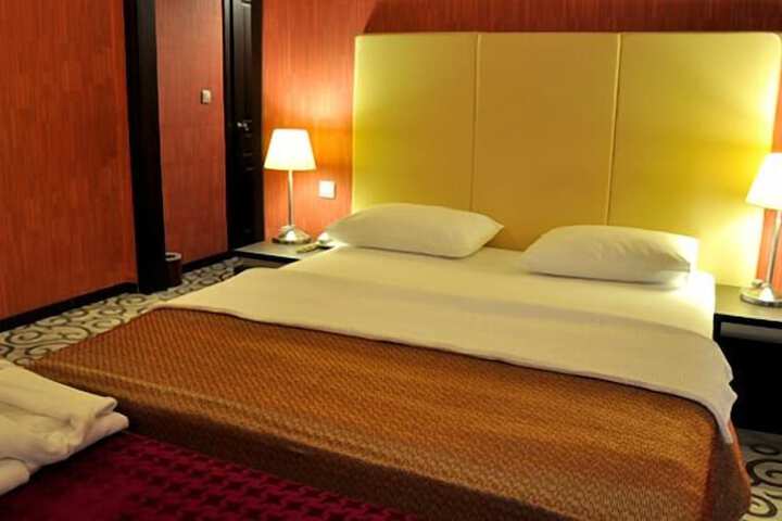 Room 9 of 43
