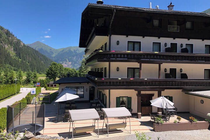 Hotel 52 of 60