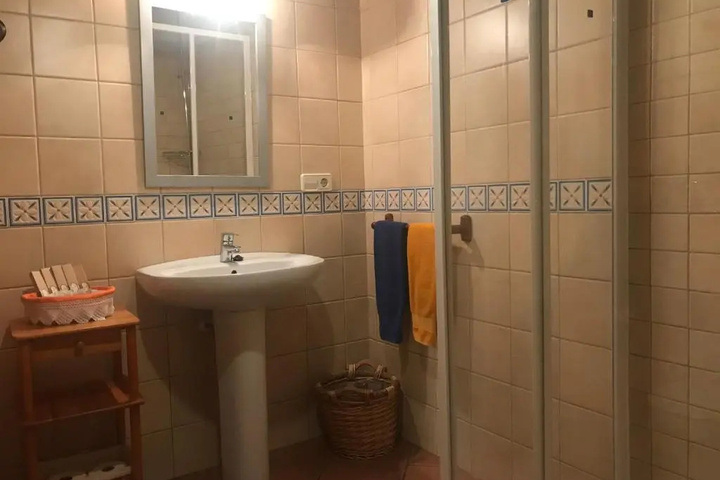 Room 8 of 8