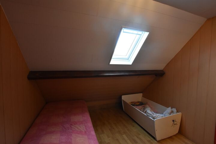 Room 17 of 74