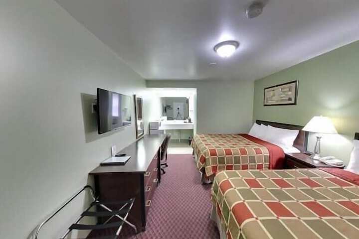 Room 12 of 66