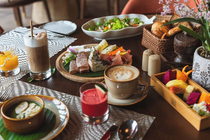 Breakfast/Coffee Service 86 of 111