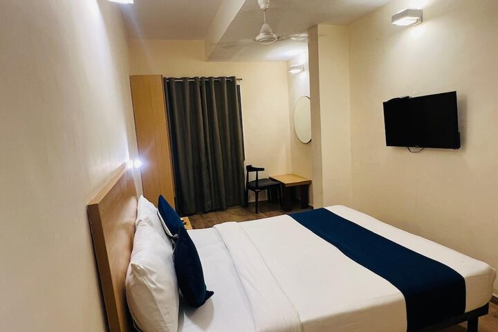 Room 6 of 15