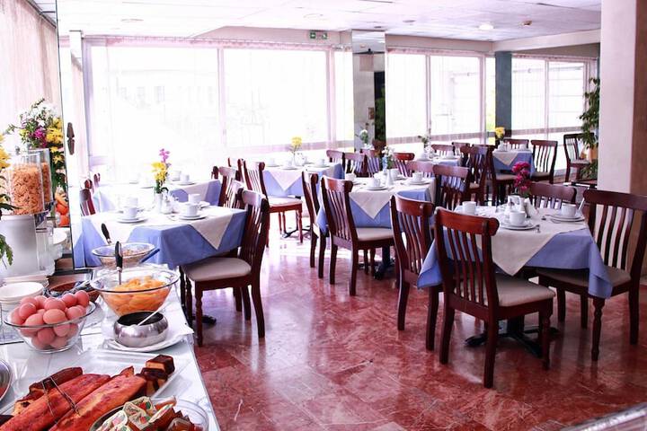 Breakfast area
