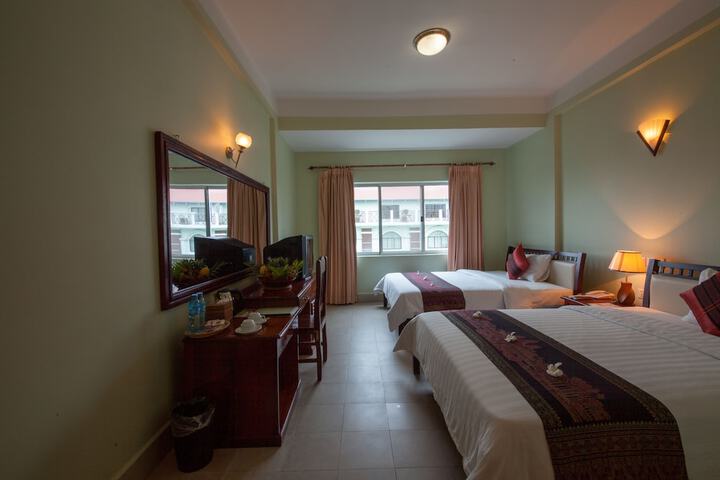 Room 8 of 65