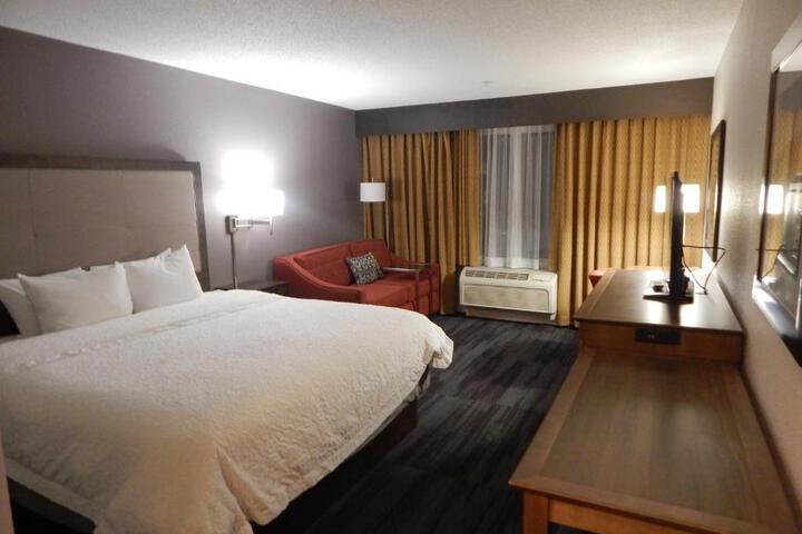 1 King Study with Sofa Bed Shower Only (5 of 11)