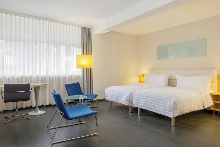 Room 26 of 108