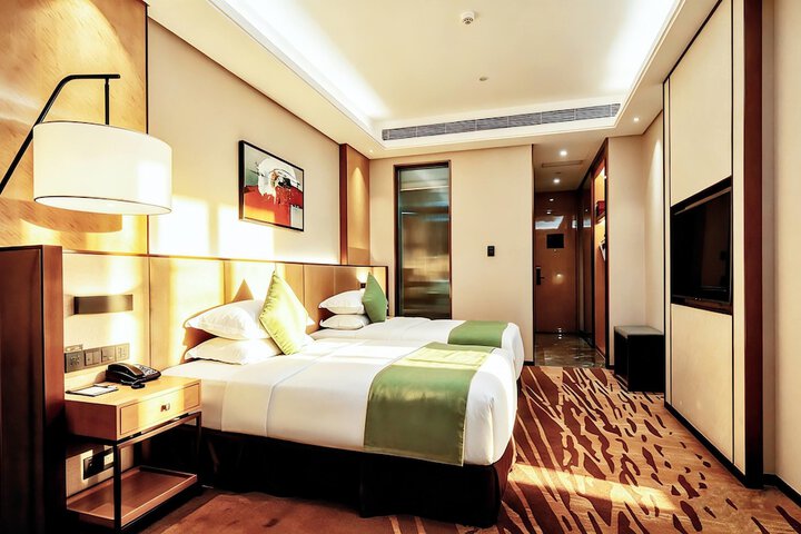 Room 73 of 162