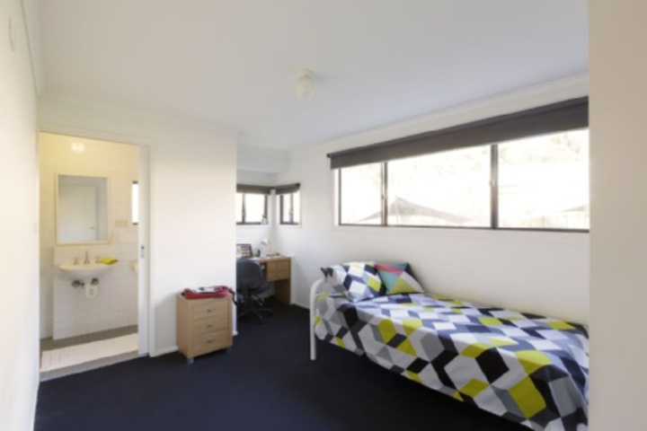 Room 60 of 252