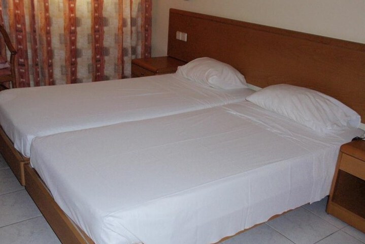 Room 8 of 8