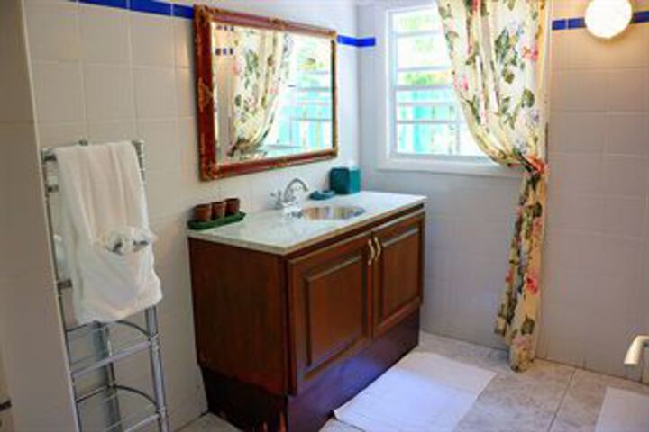 Room 10 of 72