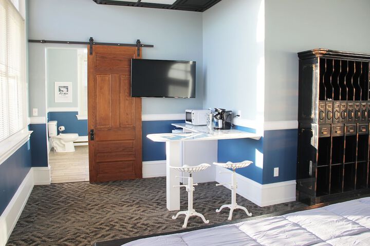 Room 68 of 212