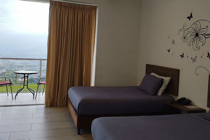 Room 2 of 29