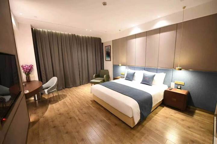 Room 21 of 44