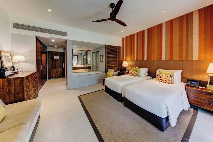 Room 26 of 77