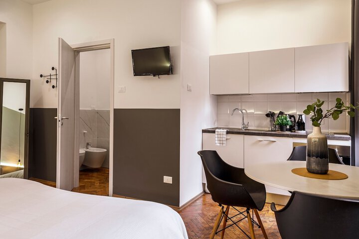 Room 8 of 14