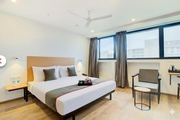 Townhouse Corporate Stay Pimple Nilakh