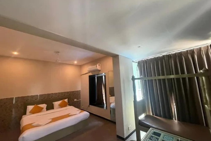 Room 10 of 27