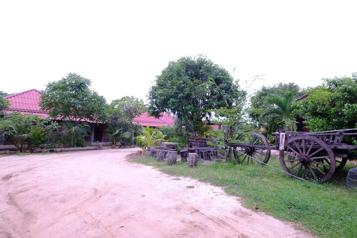Property Grounds 37 of 49
