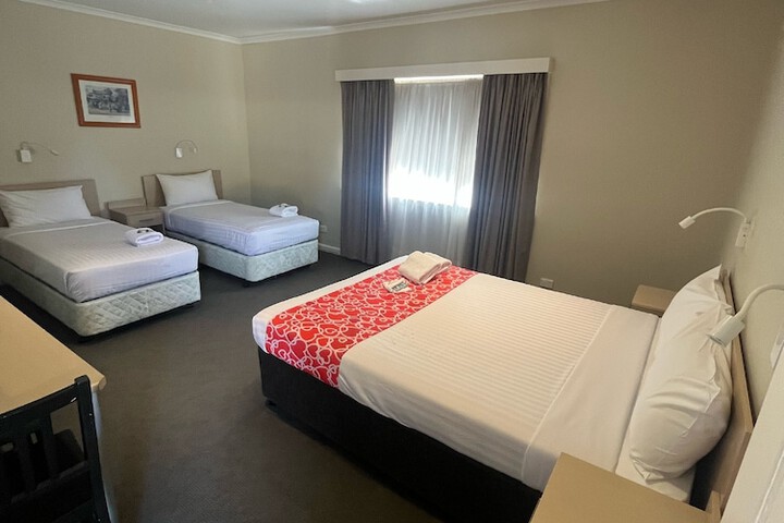 Room 17 of 40