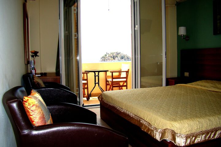 Room 3 of 11