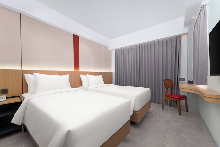 Room 7 of 25