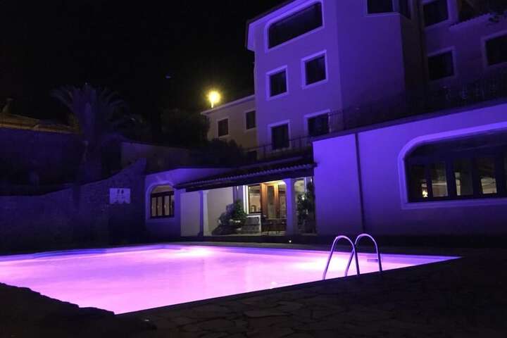 Pool 15 of 44