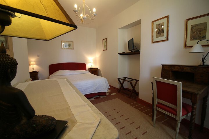 Room 25 of 48