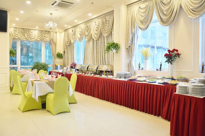 Dining 74 of 89