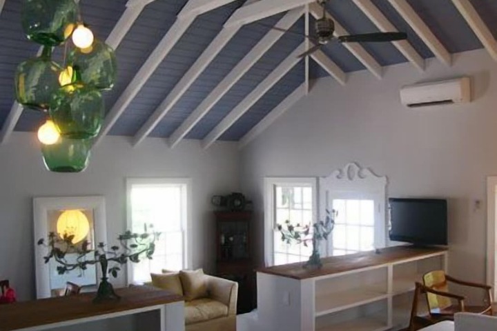 Room 8 of 16