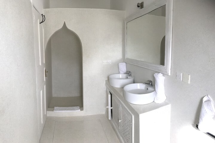 Room 45 of 138