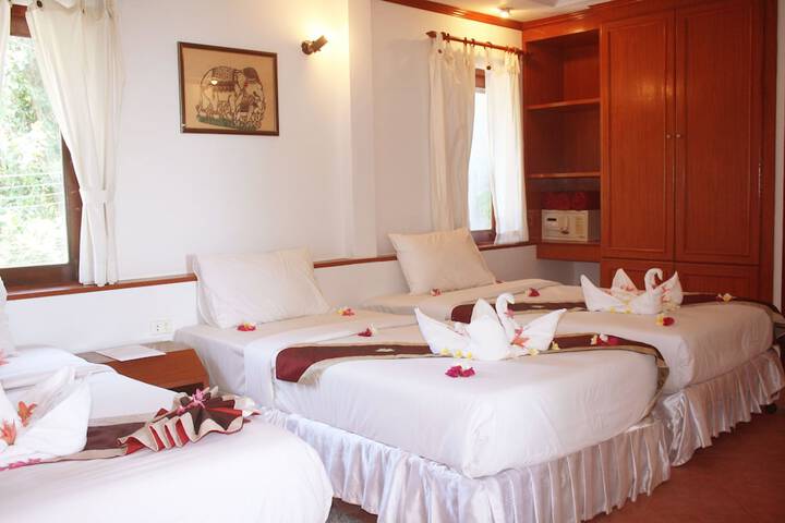 Room 12 of 68