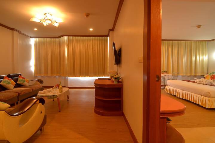Room 5 of 73