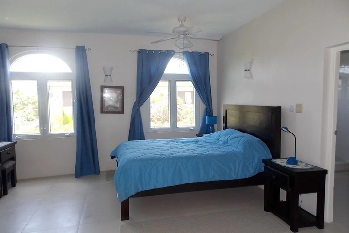 Room 4 of 24