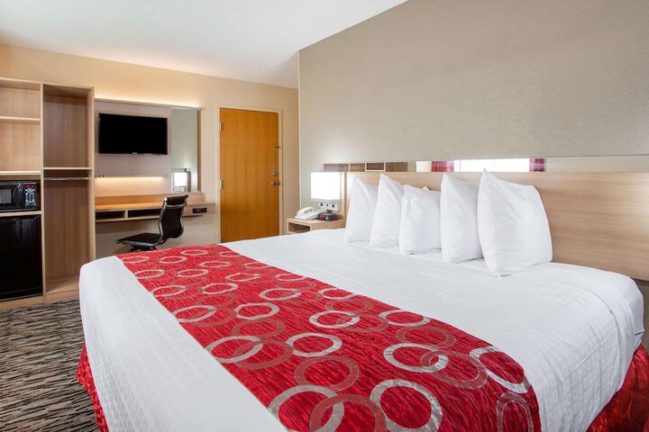 1 King Bed Mobility Accessible (3 of 9)