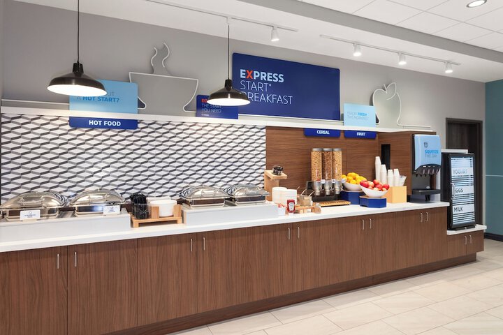 Breakfast/Coffee Service 50 of 62