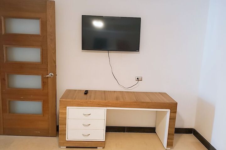 Room 6 of 55