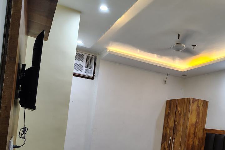 Room 3 of 4