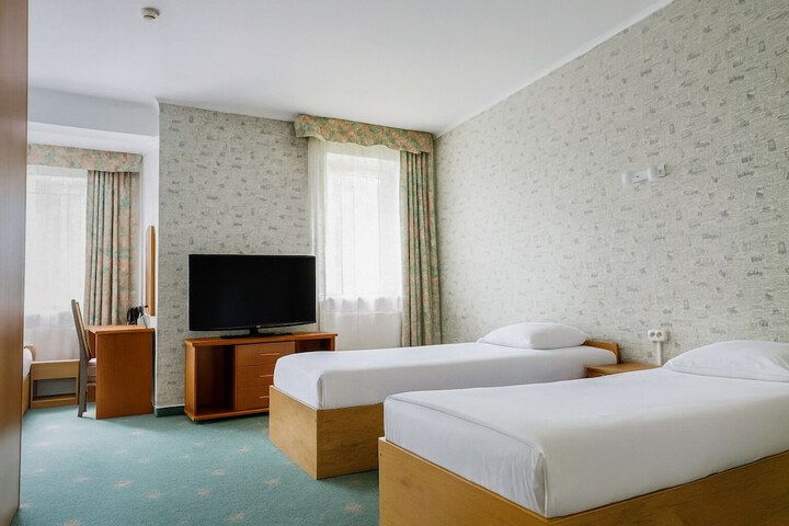 Room 35 of 81