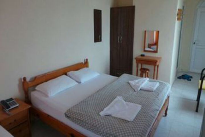 Room 7 of 14