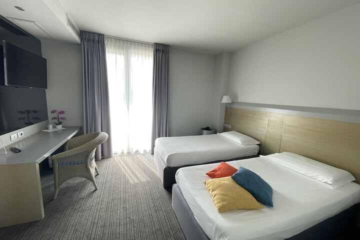 Room 19 of 50