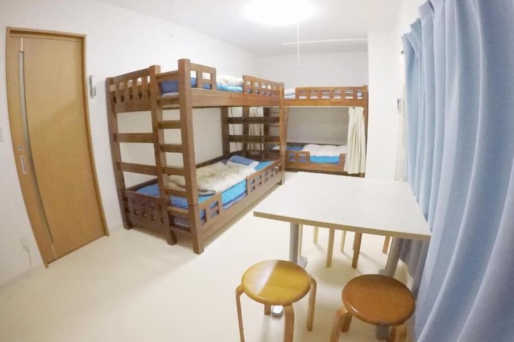 Room 11 of 20