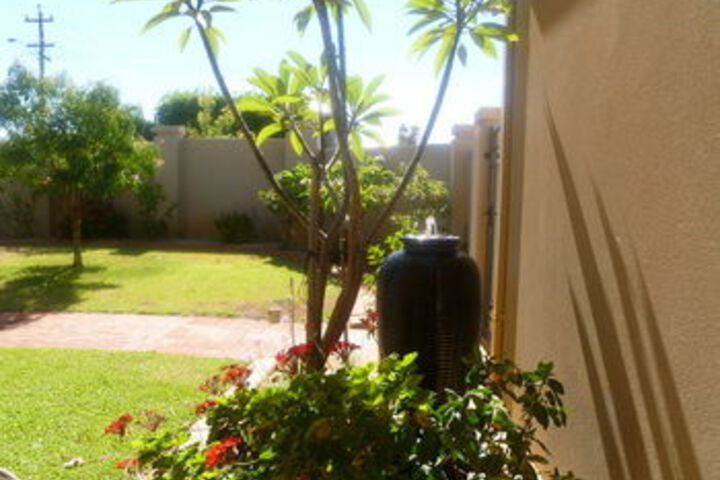 Hotel Exterior 11 of 34