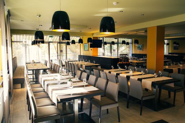 Dining 56 of 83